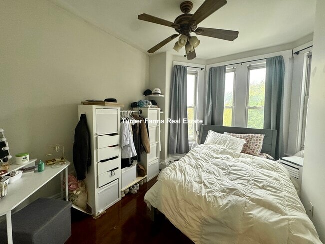 Photo - 717 Parker St