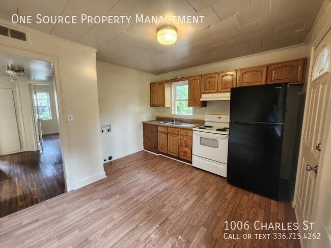 Photo - 1006 Charles St