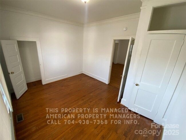 Photo - 605 E 10th St