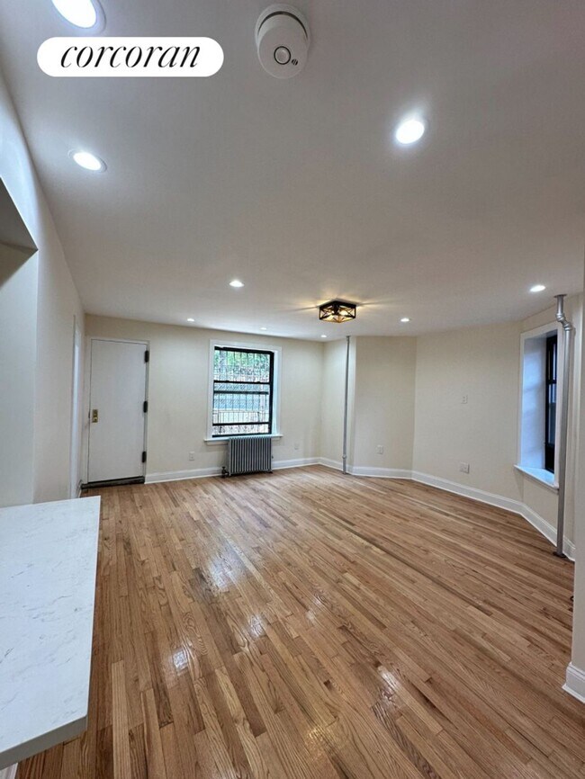 124 New York Ave Apartment Brooklyn, NY