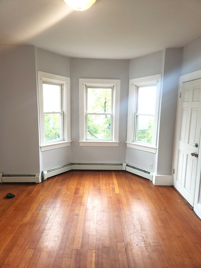 Photo - 90 Penn St Unit 3