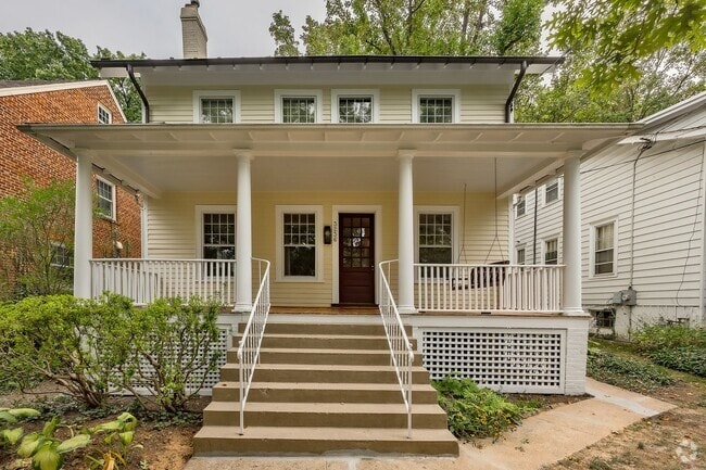 Building Photo - Classic Chevy Chase Charm in NW DC Availab... Rental