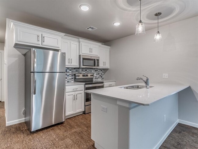425 Summit Ridge Dr