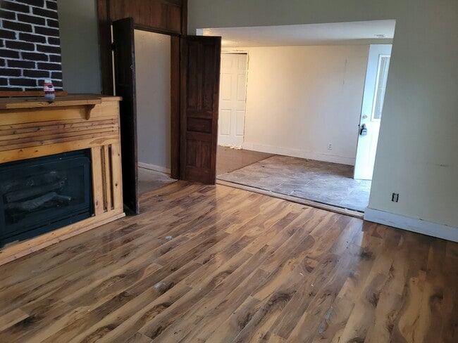 244 S Mann Ave