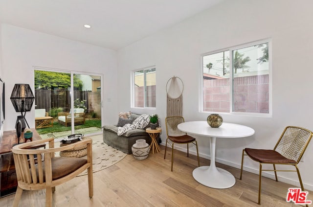 Photo - 12473 Gilmore Ave Unidad 1/2