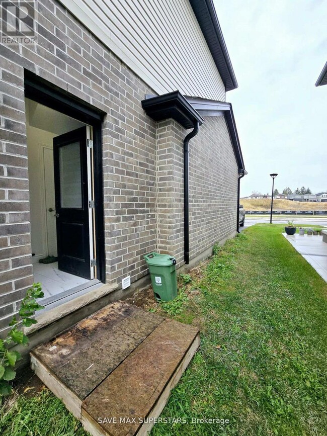 Photo - 201 Roy McDonald Dr