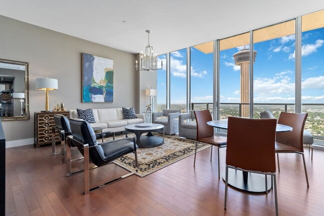 Photo - 610 E Market St