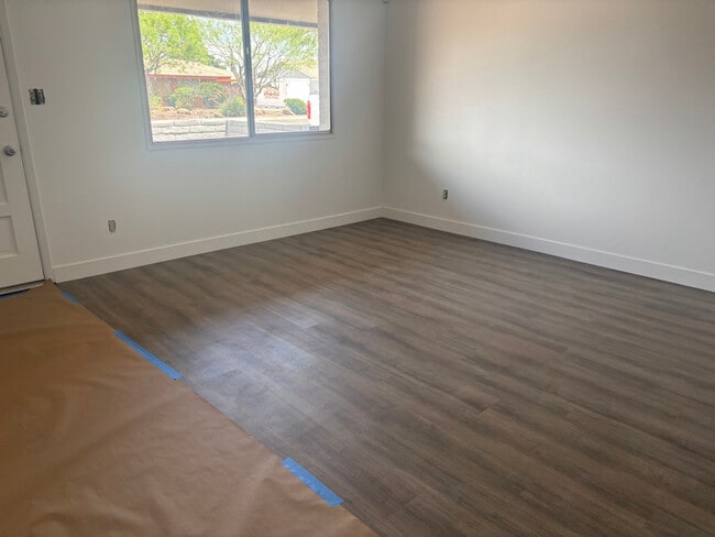 Photo - 1017 E Wesleyan Dr