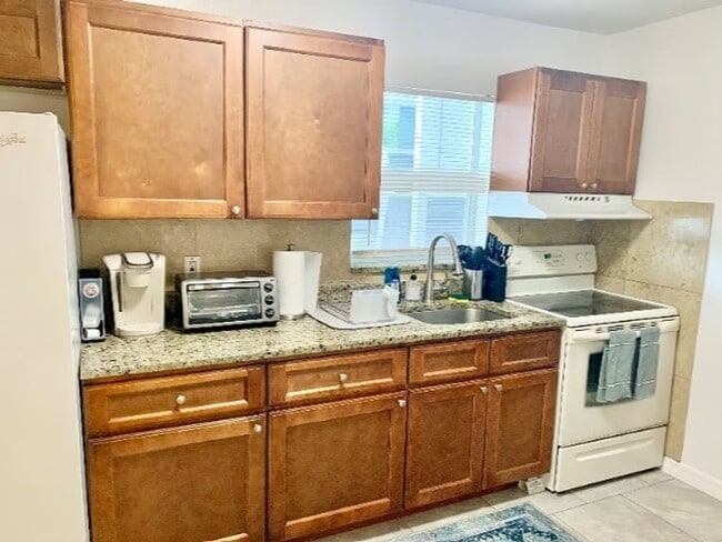 Photo - 2874 38th Ave N Unidad B