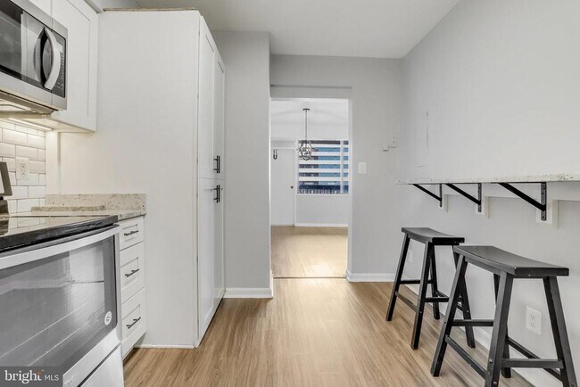 Photo - 3713 S George Mason Dr Unit 812W