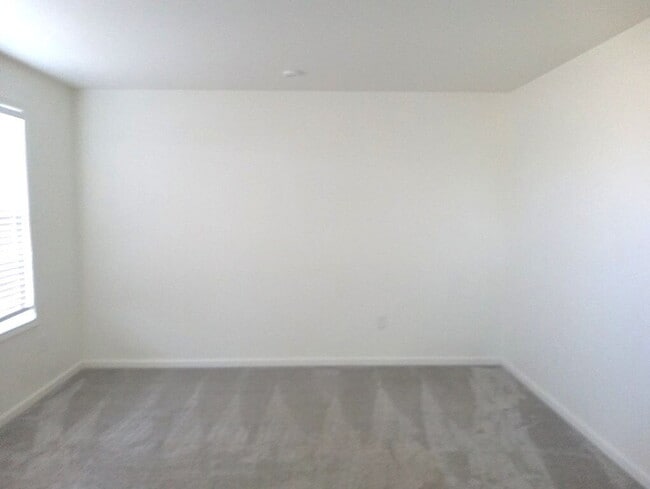 Photo - Spacious 4-Bedroom Home with 3 Full Baths in Swartz Creek