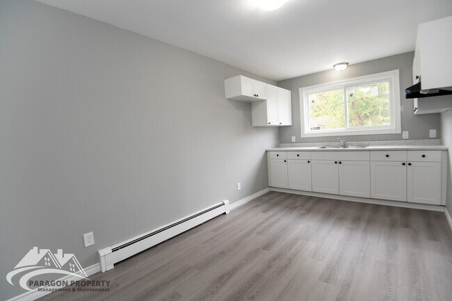 Photo - 18 Louella Crescent Unit 1
