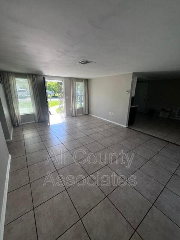 11115 Yellowwood Ln