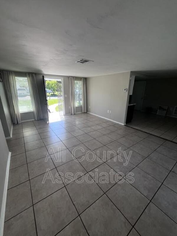Photo - 11115 Yellowwood Ln