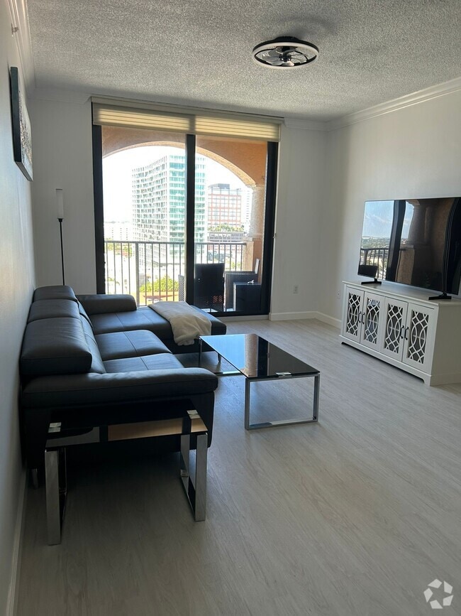 Building Photo - 651 Okeechobee Blvd Unit Penthouse 1204 Top Floor