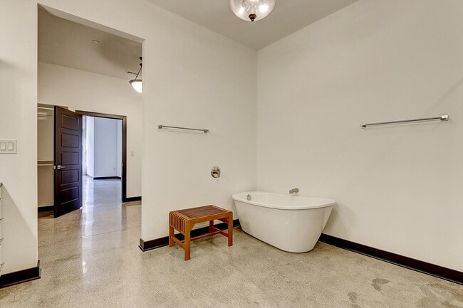 Photo - 226 N Water St