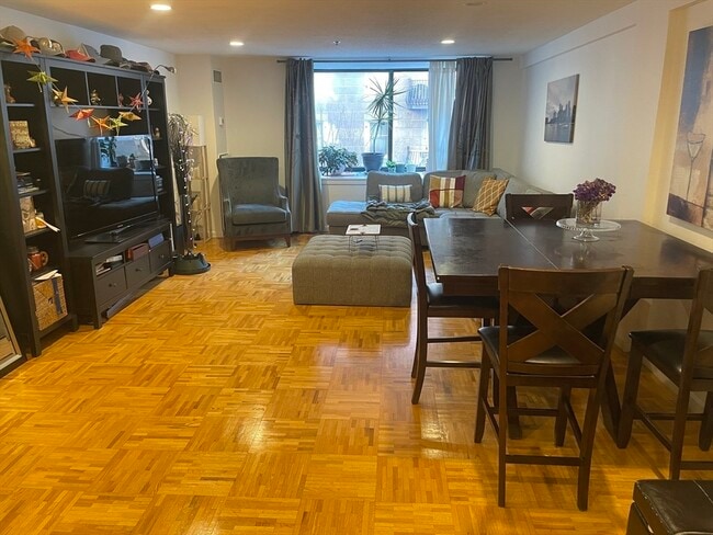 Photo - 357 Commercial St Unidad 116