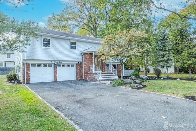 927 Wood Ave