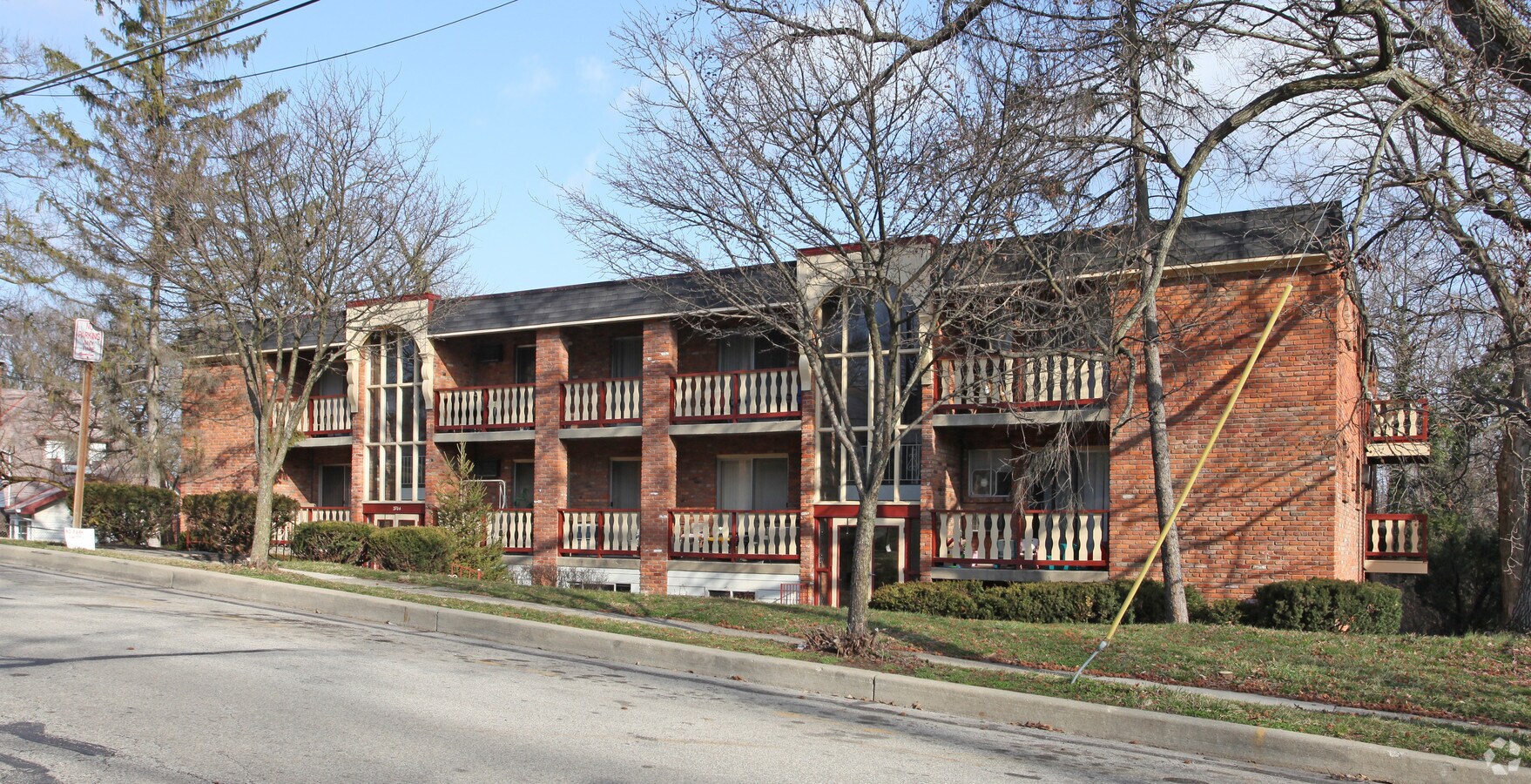 Photo - 2704 Cypress Way