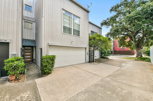 Building Photo - 2716 Chenevert St