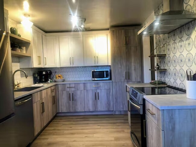 Photo - A true Tucson style home near the University of Arizona main campus! Must See!