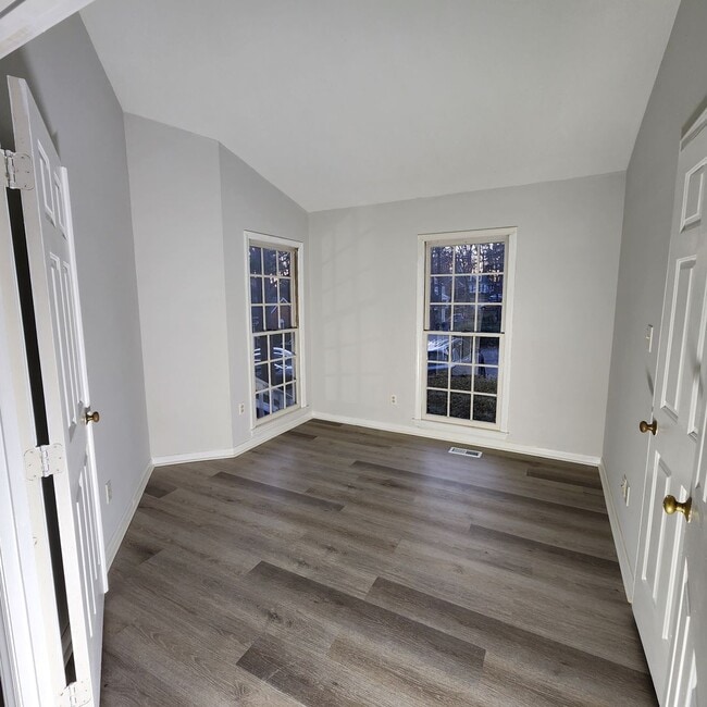 Photo - 3 Bedroom Townhome For Rent