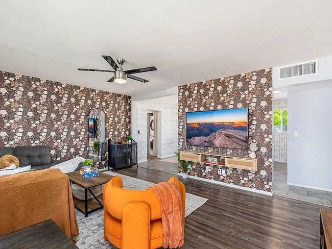 Photo - 7414 E Moreland St