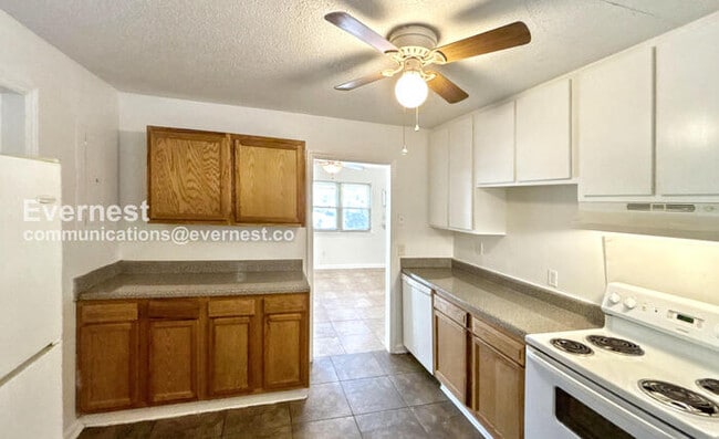 Photo - 1809 N Hawthorne St Unidad 2