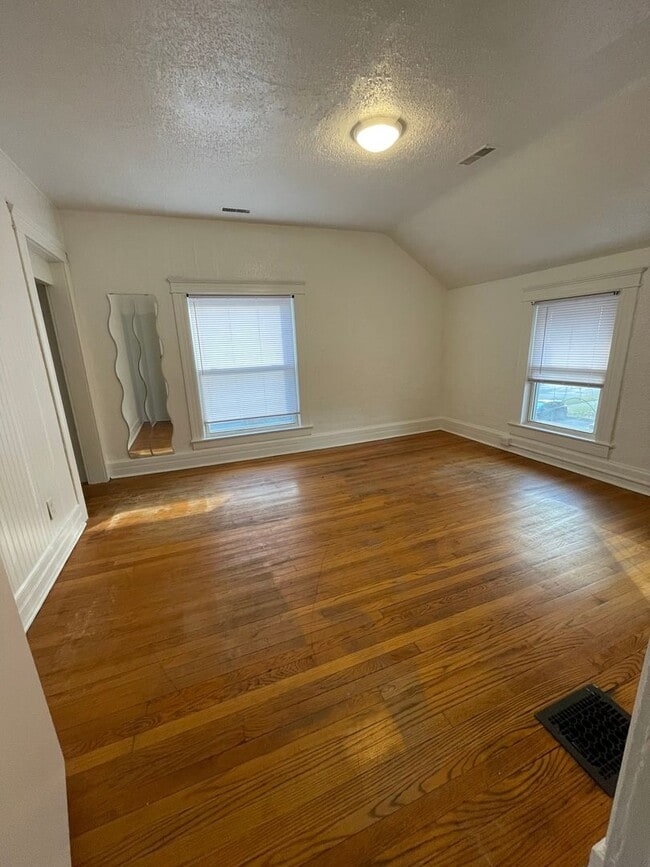 Photo - 211 Ballard St Unit #2