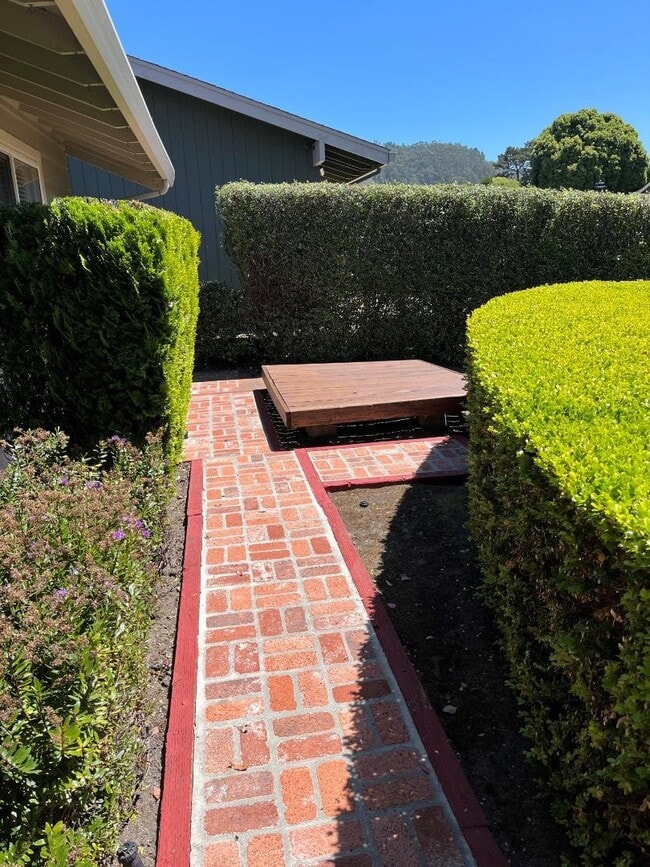 Photo - 2066 Touraine Ln