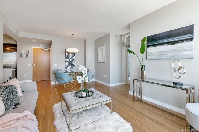 Photo - 425 1st St