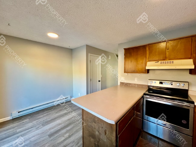 Photo - Em Ave Duplex Unit 1352 Em Ave