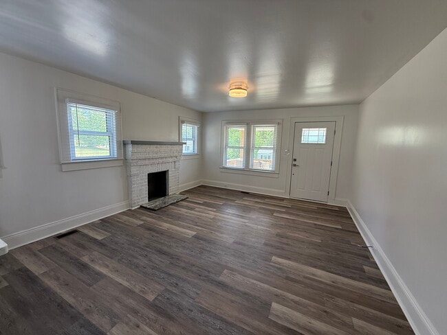 Photo - 712 Dixie Ave NW