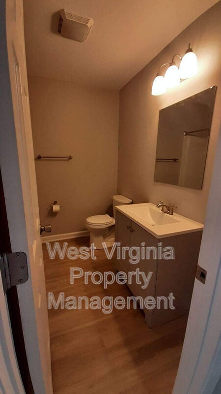Photo - 732 Circleview Dr