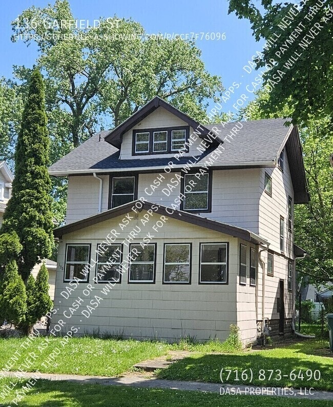 Building Photo - 136 Garfield St