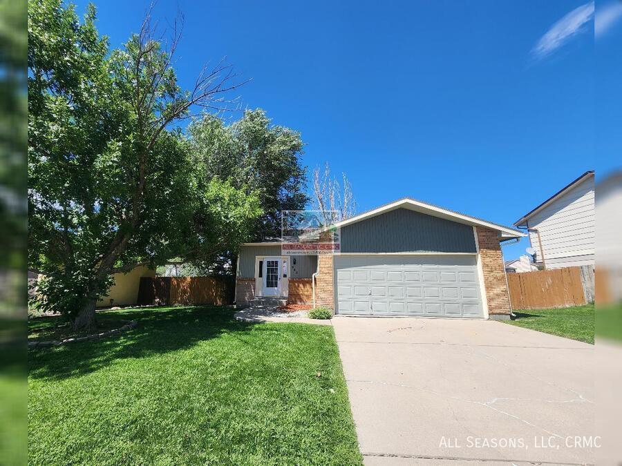 Photo - 982 Daffodil St-