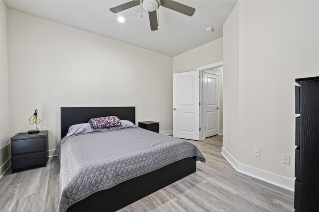 Photo - 4104 Marina St