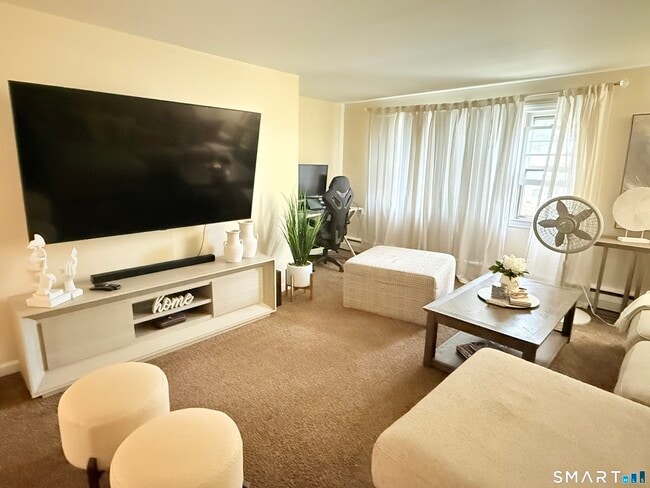 39 Chatham St Unit 2