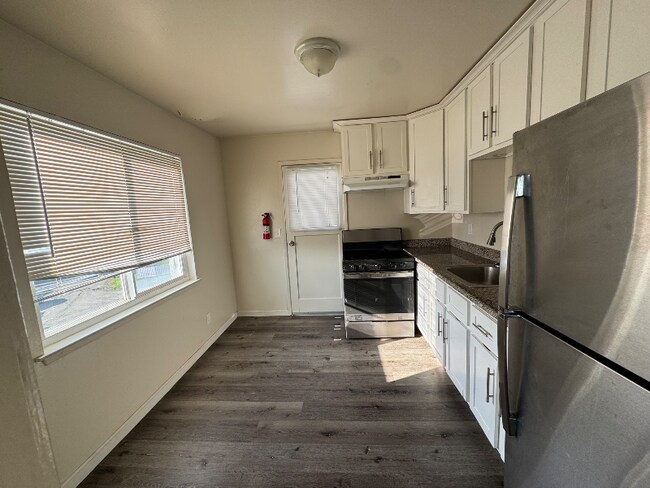 Photo - 4800 Daisy St Unit 2