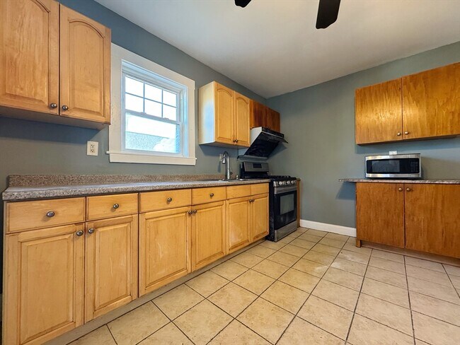 Photo - 313 Clifton St