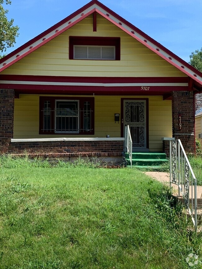 Building Photo - Beautiful 3 Bedroom Home