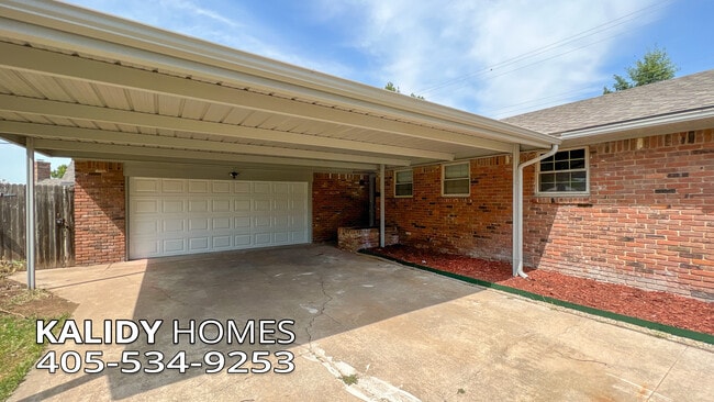 Photo - 702 Amity Ln