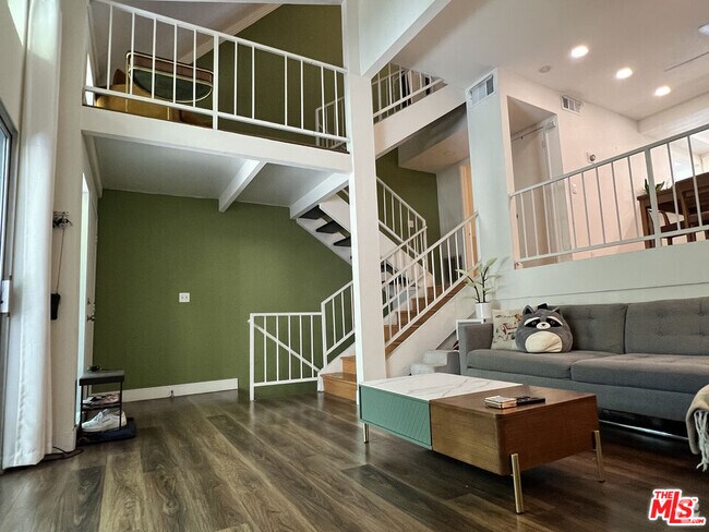 Building Photo - 13609 Valerio St Unit D Rental
