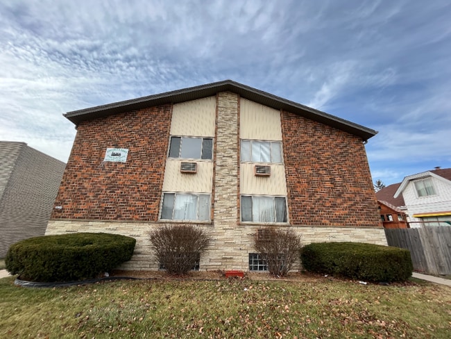 Photo - 2111 S 60th St Apartment Unit 107