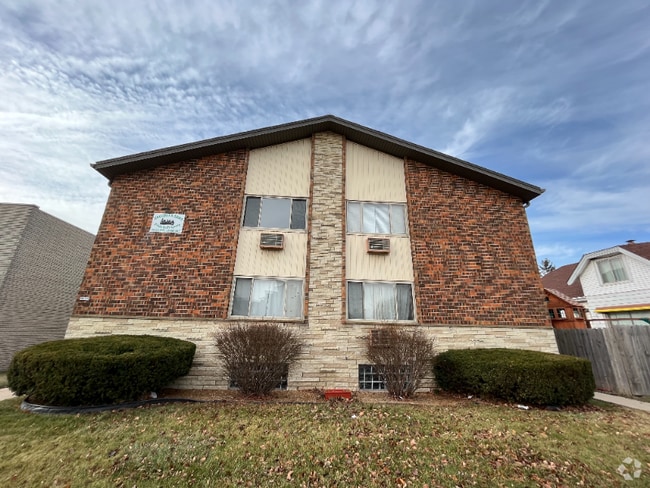 Building Photo - 2111 S 60th St Rental
