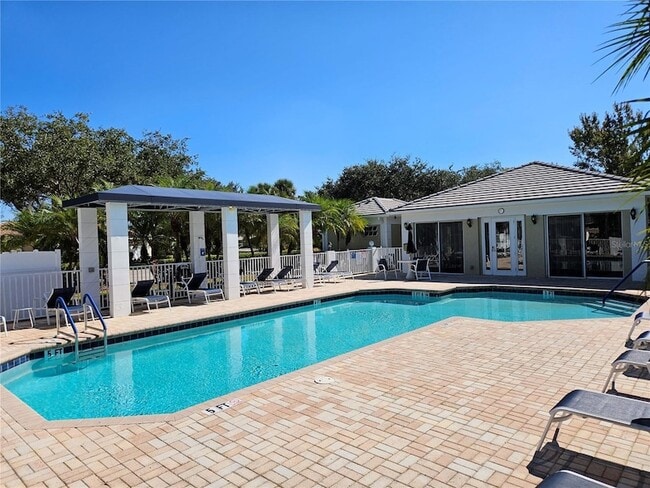 Photo - 835 Chalmers Dr