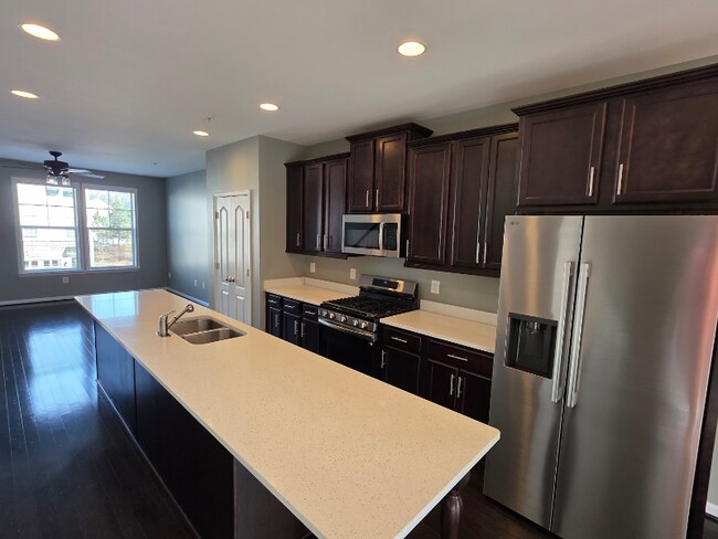 Photo - 629 Quarterpath Way