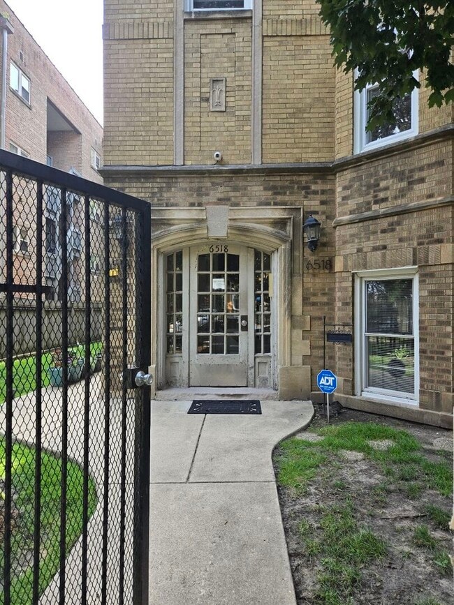 Photo - 6518 N Mozart St Unit 1