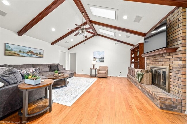 Photo - 10323 Meandering Way