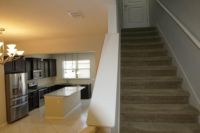 Photo - 5151 Caspian St